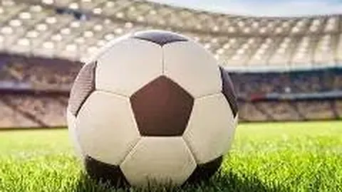 上海海港战胜青岛西海岸，终场占据上风