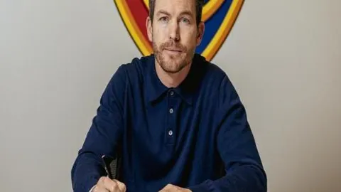 “克洛普坦诚：眼镜束缚让他难以适应”